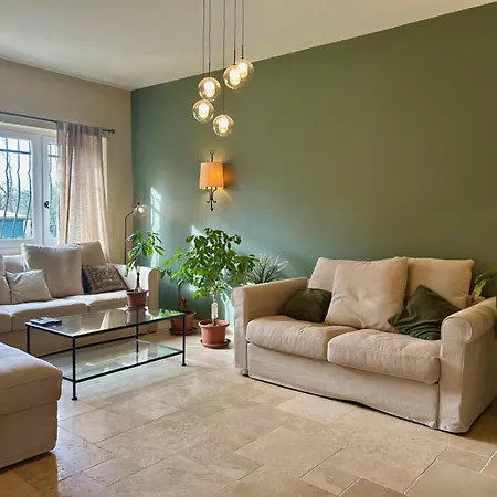 Apartment Cassa Simonetta In Bietet Unterkuenfte Mit Spektakulaerem Ausblick *